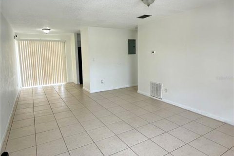 Condo in Tampa, Florida, 1 bedroom № 2222467 - photo 3
