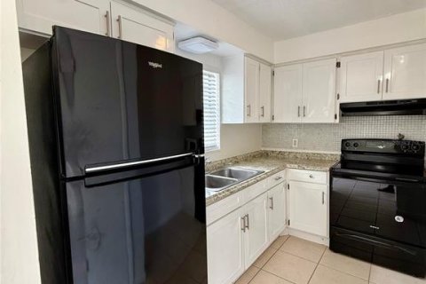 Condo in Tampa, Florida, 1 bedroom № 2222467 - photo 4