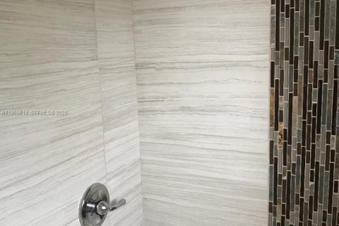 Снять в аренду таунхаус в Уэст -Майами, Флорида 3 спальни, 161.19м2, № 2030666 - фото 5