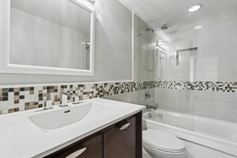 Condo in Fort Lauderdale, Florida, 1 bedroom  № 2300107 - photo 27