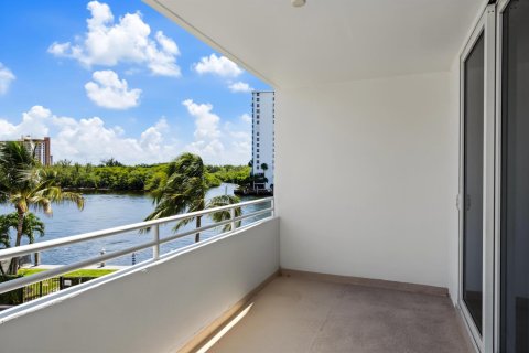 Condo in Fort Lauderdale, Florida, 1 bedroom  № 2300107 - photo 7