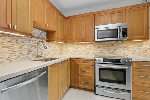 Condo in Fort Lauderdale, Florida, 1 bedroom  № 2300107 - photo 18