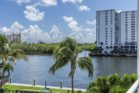Condo in Fort Lauderdale, Florida, 1 bedroom  № 2300107 - photo 8