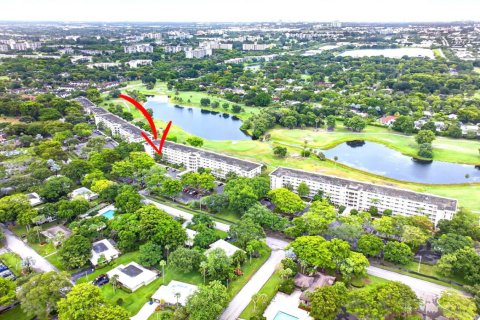 Condo à Pompano Beach, Floride, 3 chambres  № 2189082