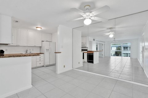 Copropriété à louer à Fort Lauderdale, Floride: 2 chambres, 111.48 m2 № 2433901 - photo 4