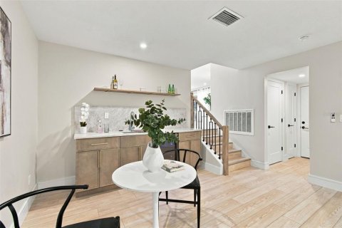 Villa ou maison à vendre à Saint Petersburg, Floride: 4 chambres, 276.76 m2 № 2437234 - photo 18