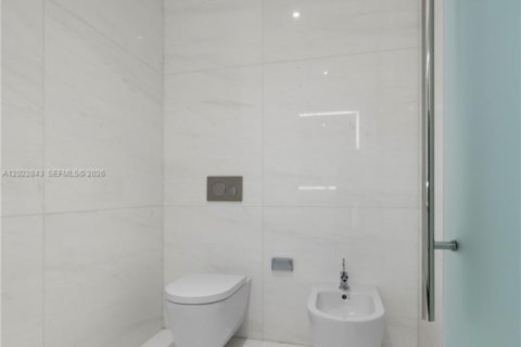 Copropriété à vendre à Miami, Floride: 2 chambres, 136.94 m2 № 2145733 - photo 30