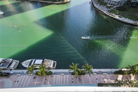 Copropriété à vendre à Miami, Floride: 2 chambres, 136.94 m2 № 2145733 - photo 4