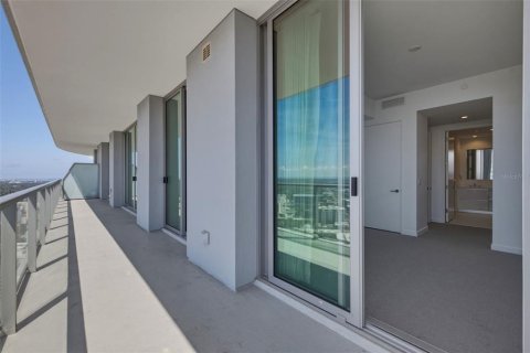 Снять в аренду кондоминиум в Сент-Питерсберг, Флорида 5 комнат, 165.55м2, № 2156544 - фото 9