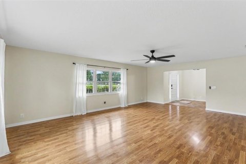 House in Lakeland, Florida 3 bedrooms, 197.14 sq.m. № 2267099 - photo 8