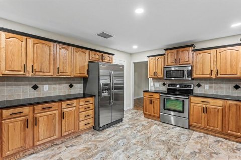 House in Lakeland, Florida 3 bedrooms, 197.14 sq.m. № 2267099 - photo 14