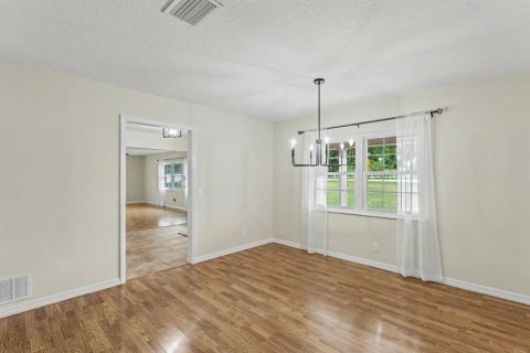 House in Lakeland, Florida 3 bedrooms, 197.14 sq.m. № 2267099 - photo 11