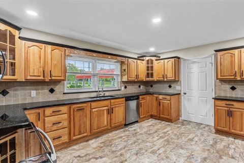 House in Lakeland, Florida 3 bedrooms, 197.14 sq.m. № 2267099 - photo 13