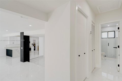 Casa en venta en North Miami, Florida, 3 dormitorios, 192.68 m2 № 1883837 - foto 26