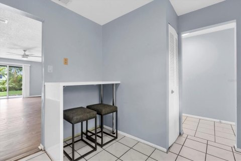Condo in Belleair, Florida, 2 bedrooms  № 1802133 - photo 14