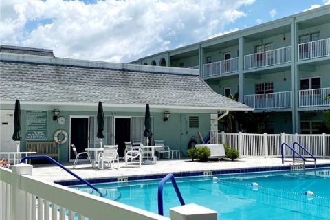 Condo in Belleair, Florida, 2 bedrooms  № 1802133 - photo 2
