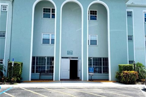 Condo in Belleair, Florida, 2 bedrooms  № 1802133 - photo 1