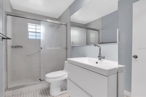 Condo in Belleair, Florida, 2 bedrooms  № 1802133 - photo 22