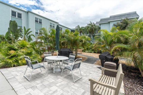 Condo in Belleair, Florida, 2 bedrooms  № 1802133 - photo 26