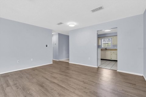 Condo in Belleair, Florida, 2 bedrooms  № 1802133 - photo 10