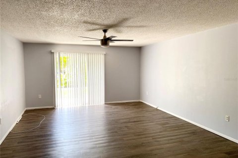 Condo in Belleair, Florida, 2 bedrooms  № 1802133 - photo 7