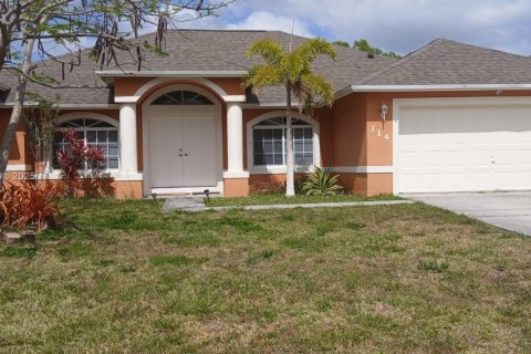 House in Port St. Lucie, Florida 3 bedrooms, 216.37 sq.m. № 1737814 - photo 1