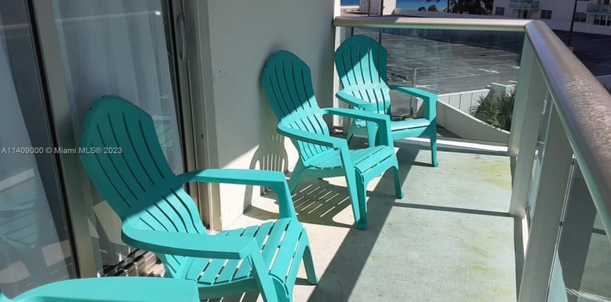 Condominio en Hollywood, Florida, 2 dormitorios  № 1938375