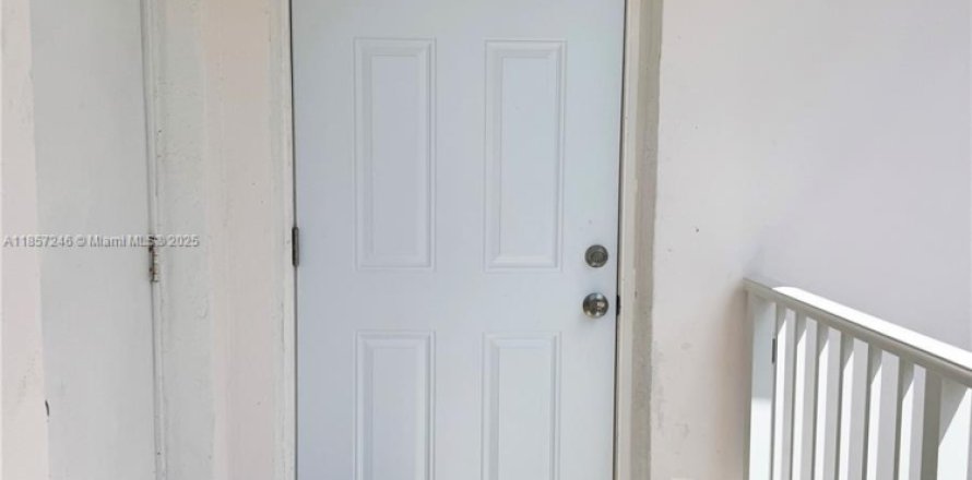 Condo in Miami, Florida, 1 bedroom  № 1887636