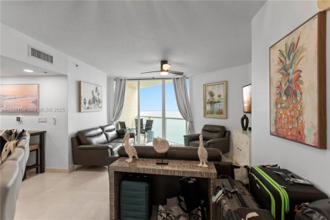 Condominio en venta en Sunny Isles Beach, Florida, 2 dormitorios, 117.61 m2 № 2274078 - foto 14