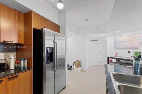 Condominio en venta en Sunny Isles Beach, Florida, 2 dormitorios, 117.61 m2 № 2274078 - foto 11