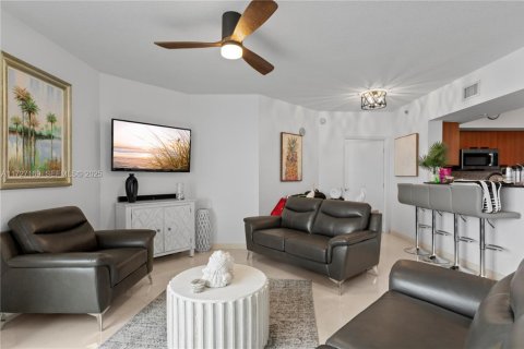 Condominio en venta en Sunny Isles Beach, Florida, 2 dormitorios, 117.61 m2 № 2274078 - foto 15