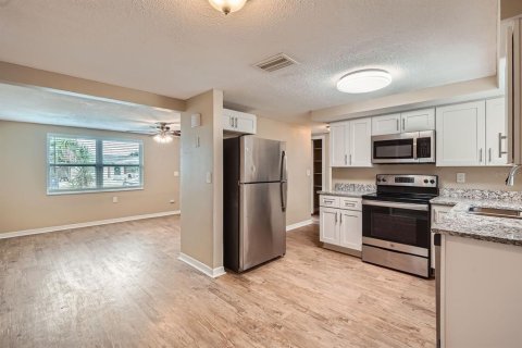 House in Holiday, Florida 2 bedrooms, 107.77 sq.m. № 1775398 - photo 6