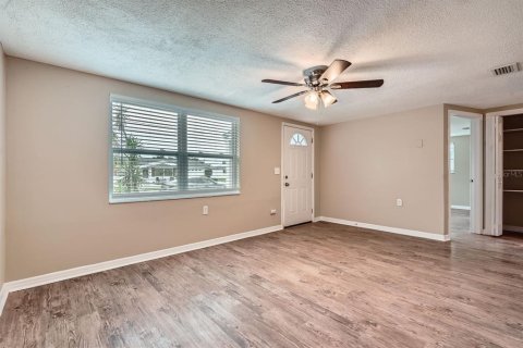House in Holiday, Florida 2 bedrooms, 107.77 sq.m. № 1775398 - photo 12