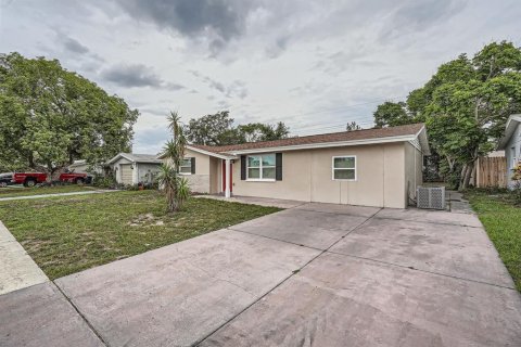House in Holiday, Florida 2 bedrooms, 107.77 sq.m. № 1775398 - photo 2