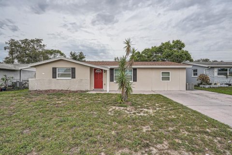 House in Holiday, Florida 2 bedrooms, 107.77 sq.m. № 1775398 - photo 1