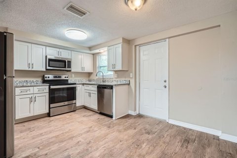 House in Holiday, Florida 2 bedrooms, 107.77 sq.m. № 1775398 - photo 4