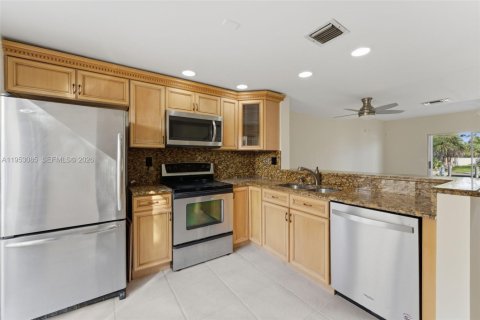 Casa en venta en Pompano Beach, Florida, 2 dormitorios, 93.65 m2 № 2008752 - foto 10