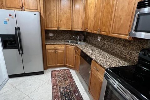 Condo in Wilton Manors, Florida, 2 bedrooms № 2260213 - photo 5