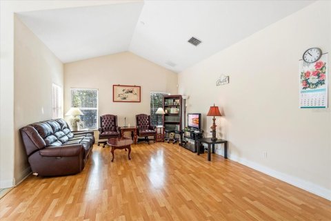 House in Orlando, Florida 4 bedrooms, 254.55 sq.m. № 1642749 - photo 14