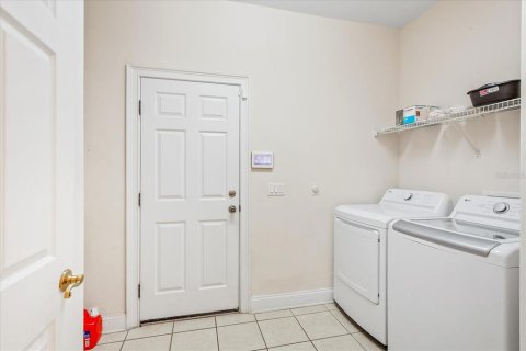 House in Orlando, Florida 4 bedrooms, 254.55 sq.m. № 1642749 - photo 30