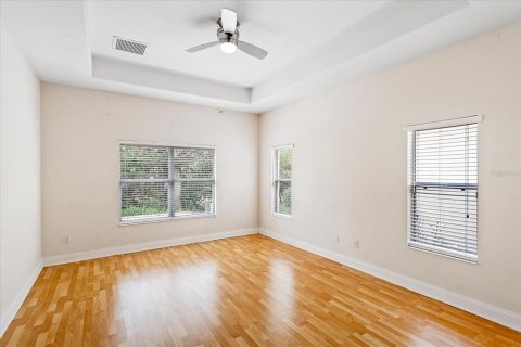 House in Orlando, Florida 4 bedrooms, 254.55 sq.m. № 1642749 - photo 17