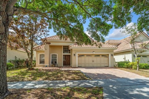 House in Orlando, Florida 4 bedrooms, 254.55 sq.m. № 1642749 - photo 1