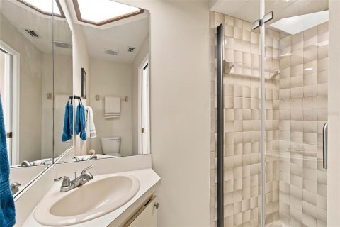 Condo in Tampa, Florida, 2 bedrooms  № 2380590 - photo 6