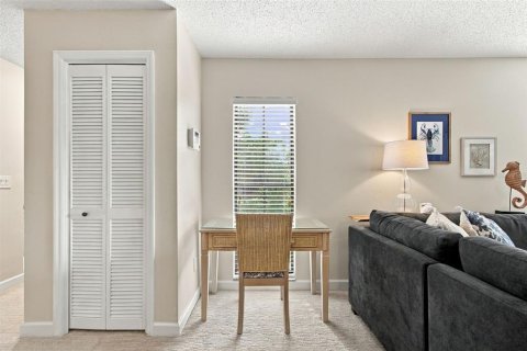 Condo in Tampa, Florida, 2 bedrooms  № 2380590 - photo 8