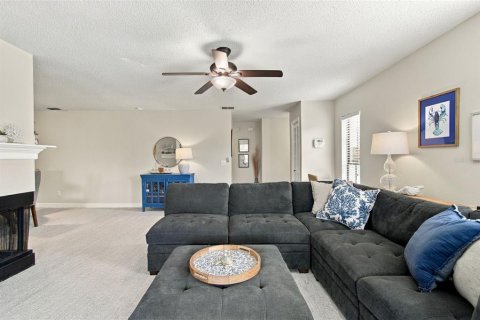 Condo in Tampa, Florida, 2 bedrooms  № 2380590 - photo 11