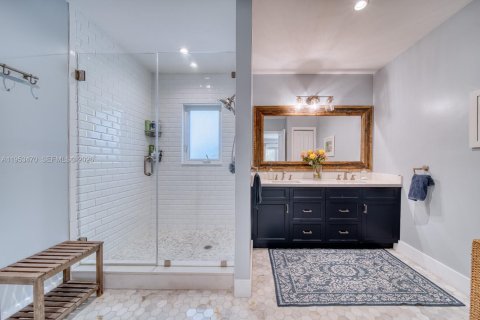 Villa ou maison à vendre à Miami, Floride: 4 chambres, 218.78 m2 № 2009065 - photo 19