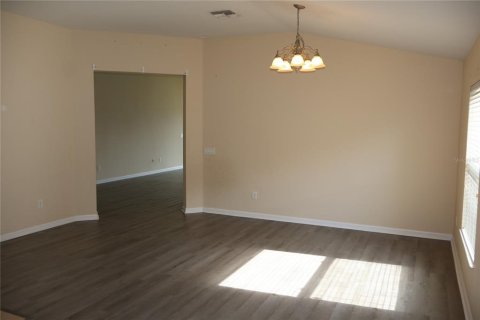 Villa ou maison à louer à Ocala, Floride: 4 chambres, 202.99 m2 № 2400947 - photo 4