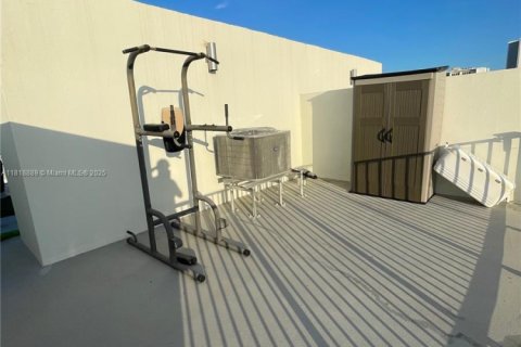 Townhouse in Homestead, Florida 4 bedrooms, 133.22 sq.m. № 1776268 - photo 15
