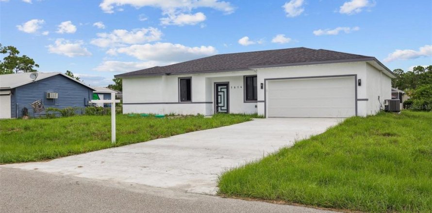 Casa en Port Charlotte, Florida 4 dormitorios, 151.99 m2 № 1902912
