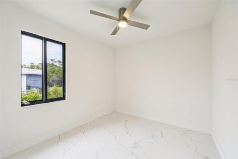 Casa en venta en Port Charlotte, Florida, 4 dormitorios, 151.99 m2 № 1902912 - foto 23